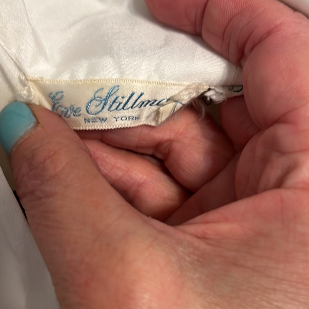 Vintage Robe - Picture 3 of 5